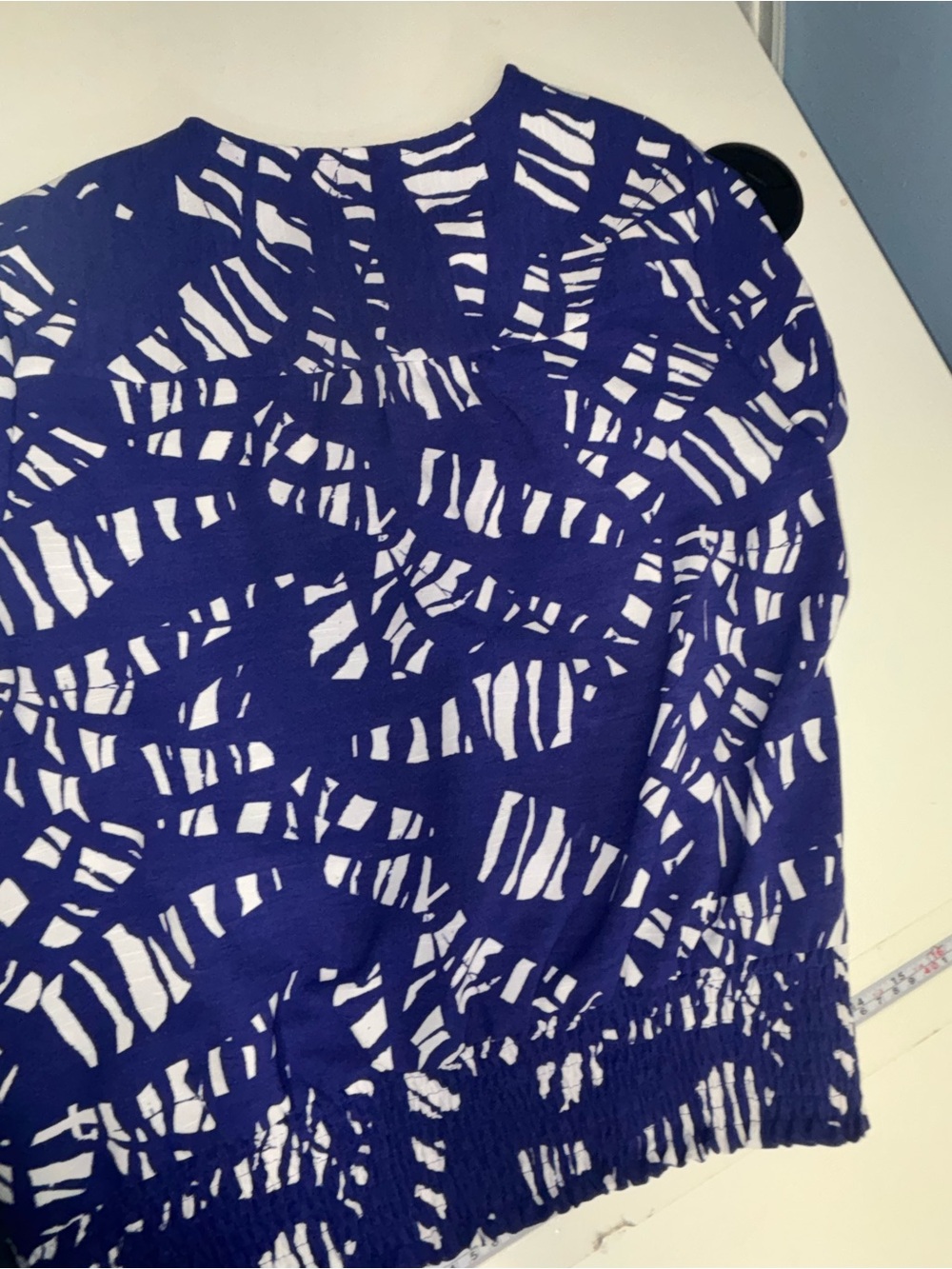 Nine West Blue & White Abstract Faux-Wrap Smocked Waist Top - Size S - Picture 6 of 7